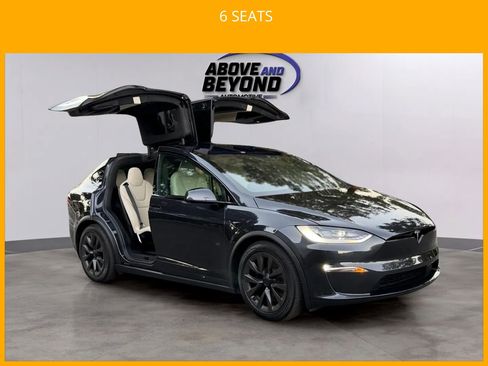 Used 2024 Tesla Model X image 8