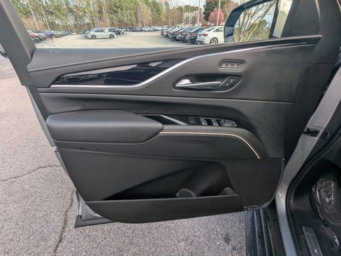 Used 2024 Cadillac Escalade Sport w/ LPO, ONYX Package image 17