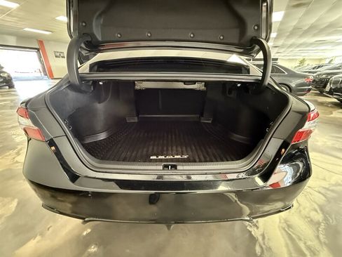 Used 2019 Toyota Camry XSE image 18