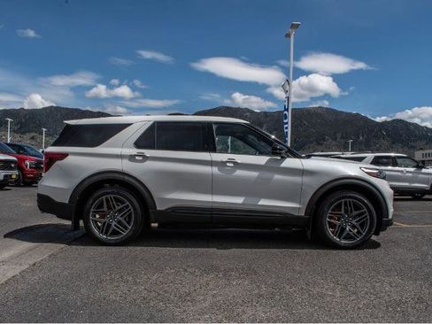 Certified 2022 Ford Explorer ST w/ ST Street Pack AWD/4WD image 4