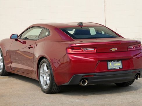 Used 2017 Chevrolet Camaro LT RWD image 38