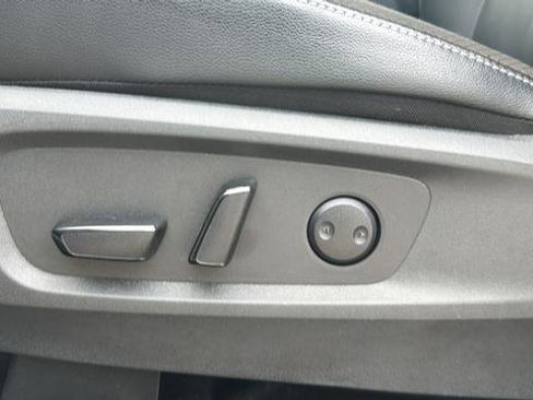 Used 2024 Nissan Pathfinder SL AWD/4WD image 19