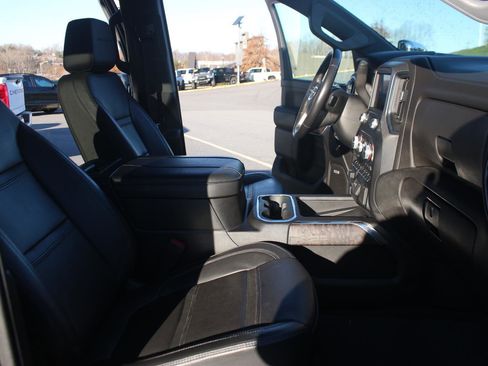 Used 2023 GMC Sierra 2500 Denali w/ Denali Ultimate Package image 39
