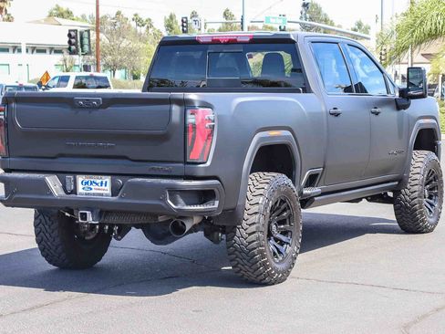 Used 2025 GMC Sierra 2500 AT4 w/ AT4 Premium Plus Package AWD/4WD image 4