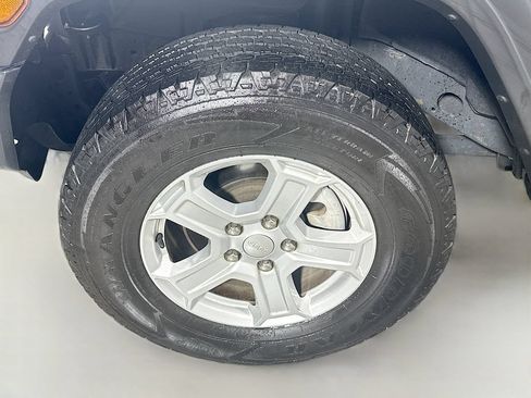 Used 2019 Jeep Wrangler Unlimited Sport S AWD/4WD image 34
