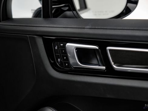 Used 2022 Porsche Cayenne Turbo image 93