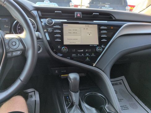 Used 2018 Toyota Camry SE w/ Audio Package FWD image 17