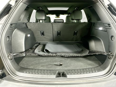 Used 2025 Chevrolet Equinox ACTIV w/ Safety and Technology Package AWD/4WD image 31