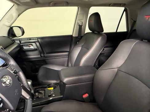 Used 2024 Toyota 4Runner TRD Off-Road Premium w/ Moonroof Package AWD/4WD image 32