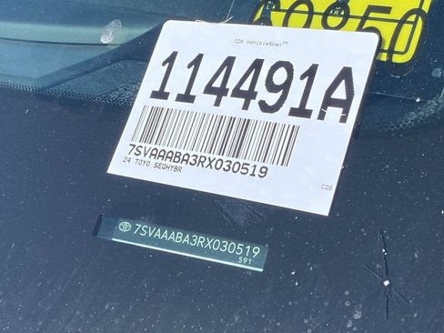 Used 2024 Toyota Sequoia Platinum image 11