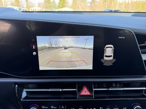 Used 2025 Kia Niro EX image 22