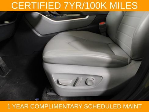 Used 2023 Toyota Highlander XLE AWD/4WD image 19