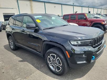 Used 2022 Jeep Grand Cherokee Trailhawk w/ Advanced Protech Group II