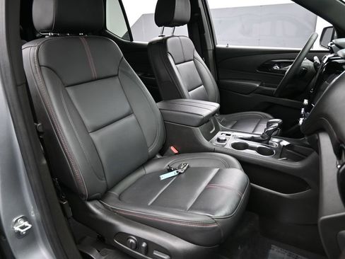 Used 2023 Chevrolet Traverse RS image 52
