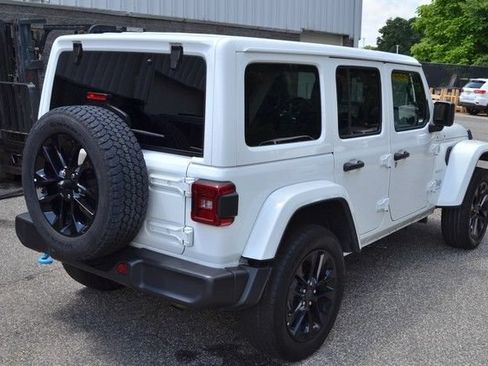 Used 2024 Jeep Wrangler Unlimited Sahara AWD/4WD image 8