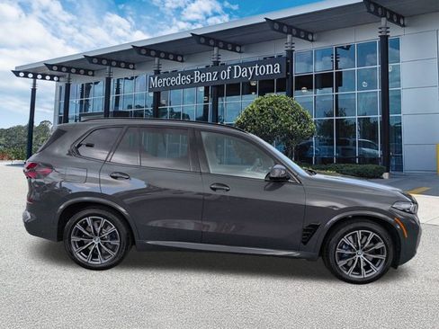 Used 2026 BMW X5 xDrive50e w/ M Sport Package AWD/4WD image 3