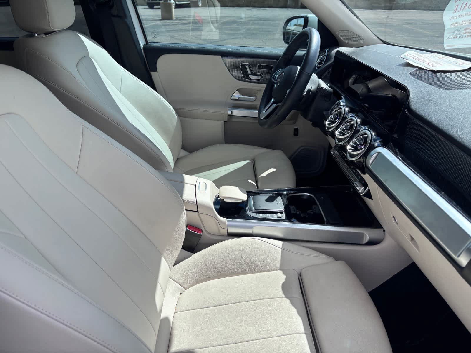Used 2023 Mercedes-Benz GLB 250 4MATIC image 9