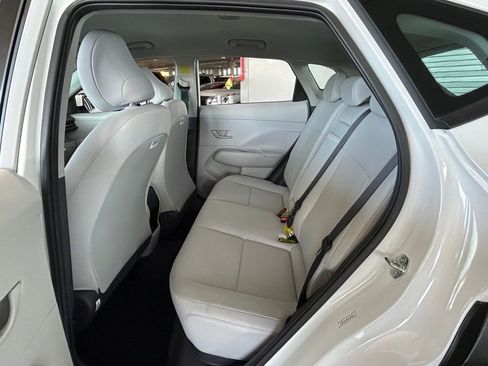 Used 2024 Hyundai Kona SE image 40