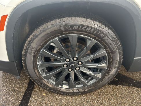 Used 2023 Chevrolet Traverse RS AWD/4WD image 9