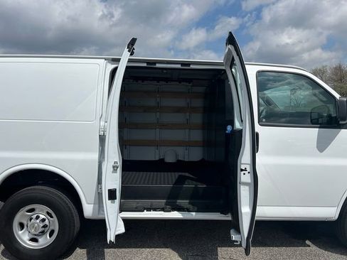 Used 2024 Chevrolet Express 2500 w/ Driver Convenience Package RWD image 12