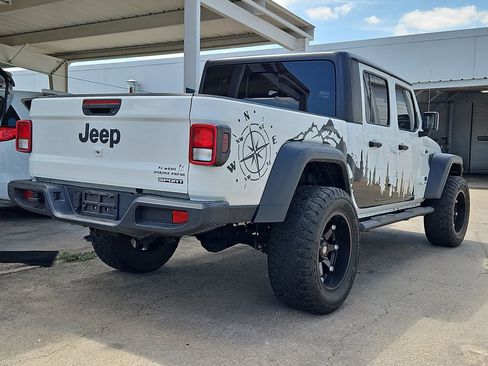 Used 2020 Jeep Gladiator Sport w/ Quick Order Package 24S AWD/4WD image 2