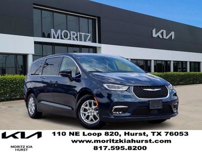 Used 2023 Chrysler Pacifica Touring-L