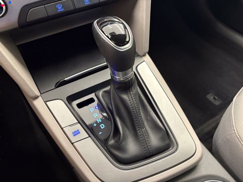 Used 2018 Hyundai Elantra SEL FWD image 19