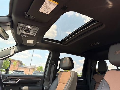 Used 2024 Chevrolet Silverado 3500 High Country w/ Technology Package AWD/4WD image 31