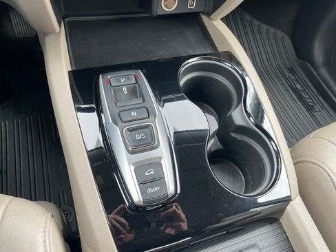 Used 2019 Honda Pilot Touring image 14