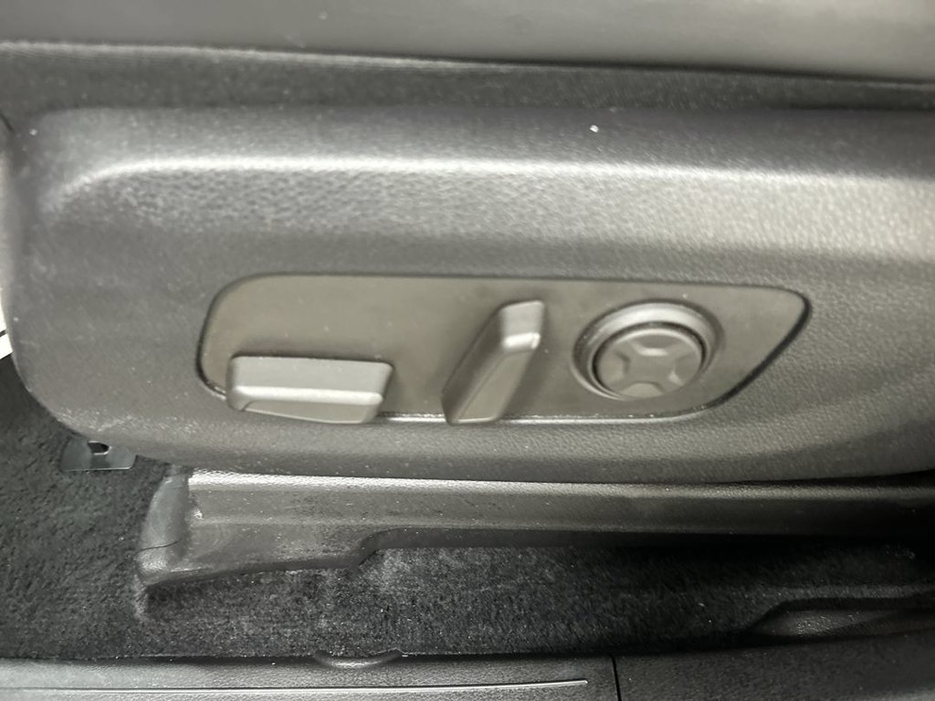 Certified 2026 Kia Carnival FWD image 10