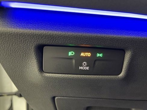 New 2025 Volkswagen Tiguan SE R-Line image 20