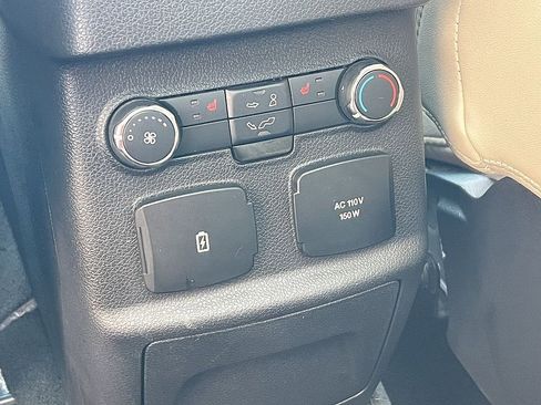 Used 2016 Ford Explorer Platinum image 12