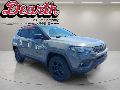 Used 2023 Jeep Compass Trailhawk AWD/4WD image 1