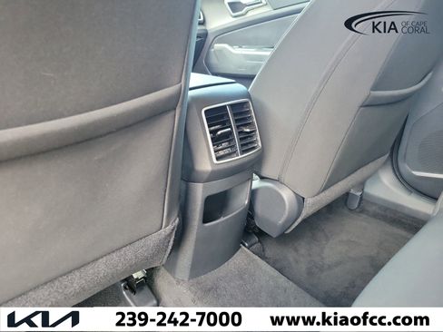 Certified 2025 Kia Sportage LX FWD image 12