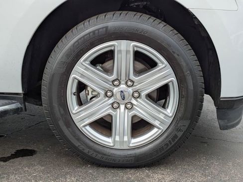 Used 2020 Ford Expedition XLT w/ Equipment Group 202A RWD image 11