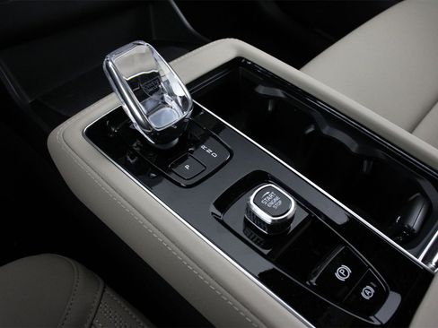 New 2026 Volvo XC90 B5 Plus image 7