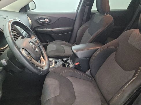 Used 2015 Jeep Cherokee Latitude image 17