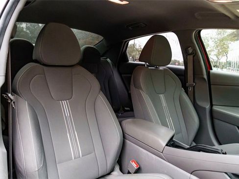 Certified 2022 Hyundai Elantra SEL w/ Cargo Package image 28