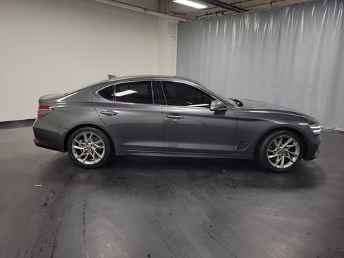 Used 2022 Genesis G70 2.0T AWD/4WD image 9