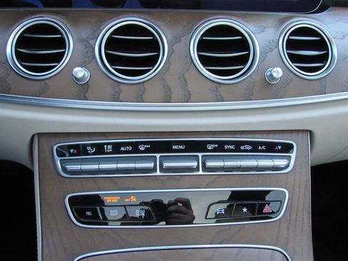 Used 2021 Mercedes-Benz E 350 Sedan w/ Premium Package image 17
