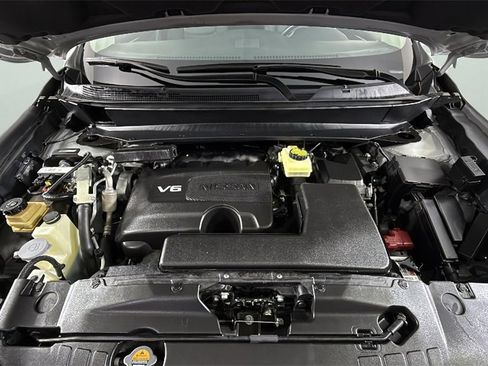 Used 2020 Nissan Pathfinder SV image 38