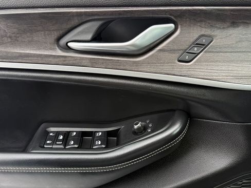 Used 2023 Jeep Grand Cherokee L Limited image 21