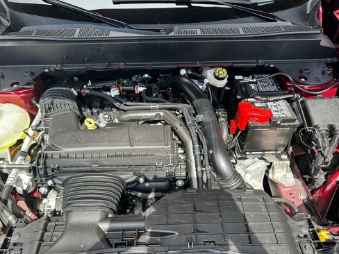 Used 2025 Ford Maverick Lariat w/ 4K Tow Package AWD/4WD image 31