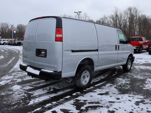 New 2025 Chevrolet Express 3500 w/ Driver Convenience Package image 19