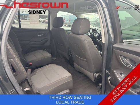 Used 2020 Chevrolet Traverse LT image 25