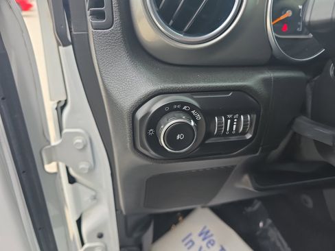 Used 2021 Jeep Wrangler Unlimited Sahara image 27