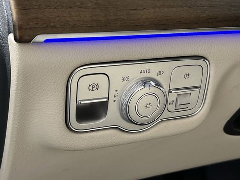 Used 2020 Mercedes-Benz GLS 450 4MATIC image 31