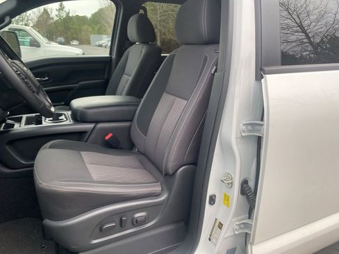 Used 2024 Nissan Titan SV w/ SV Convenience Package image 13