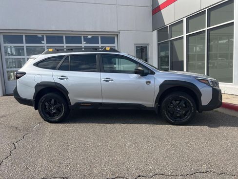 Used 2025 Subaru Outback Wilderness AWD/4WD image 12