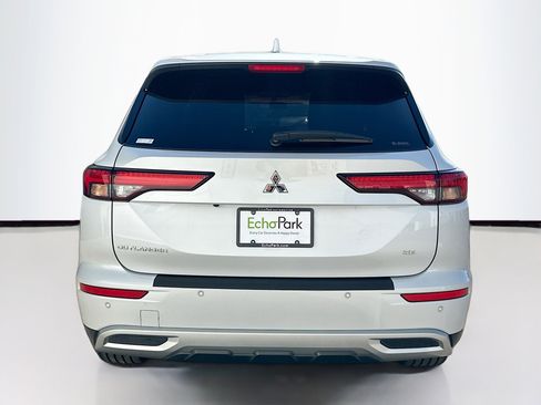 Used 2024 Mitsubishi Outlander SE image 7